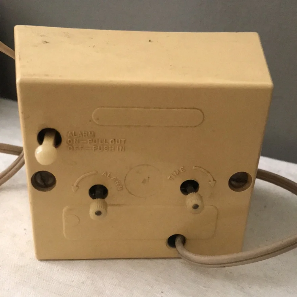 Timed Alarm clock - Picture 2 of 2